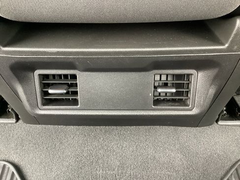 Used 2023 Chevrolet Silverado 1500 Custom image 31