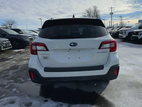 Used 2019 Subaru Outback 2.5i Touring image 7