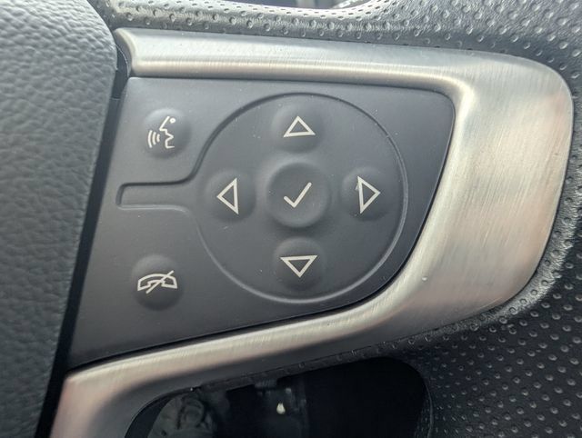 Used 2024 GMC Terrain SLE FWD image 19