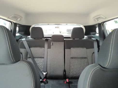 Used 2025 Nissan Kicks SV FWD image 31