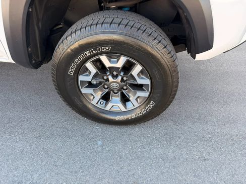 Used 2019 Toyota Tacoma TRD Off-Road w/ TRD Premium Off Road Package RWD image 25