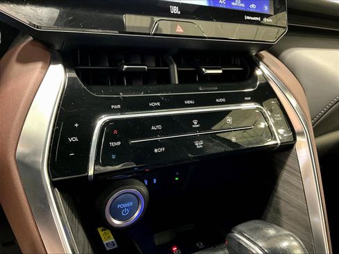 Used 2021 Toyota Venza XLE w/ Softex Package AWD/4WD image 15