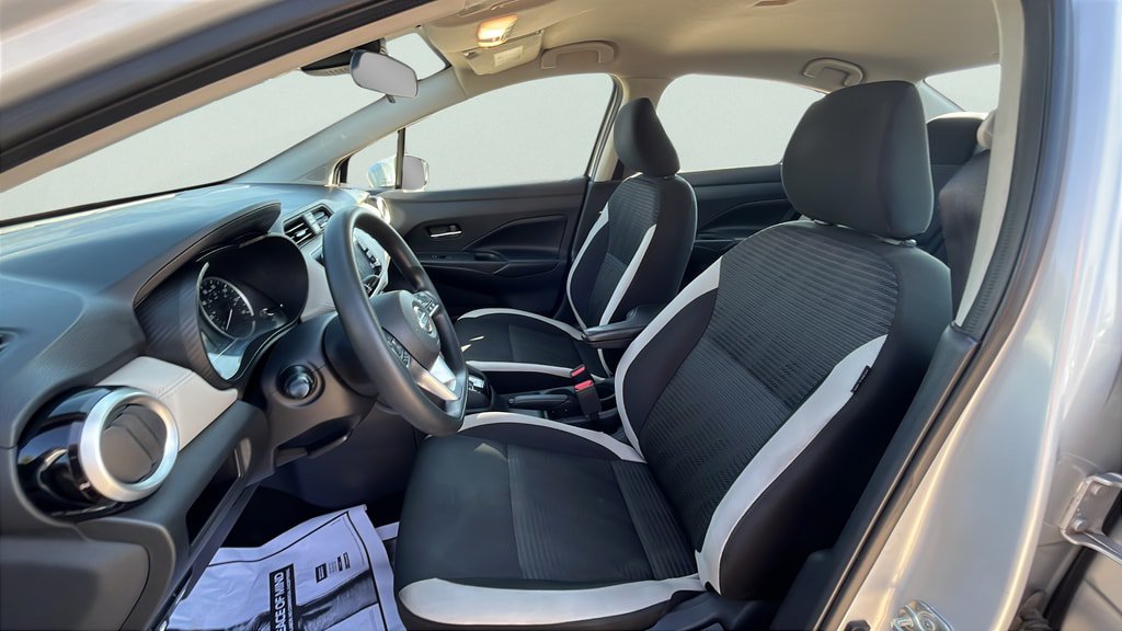 Used 2020 Nissan Versa SV FWD image 14