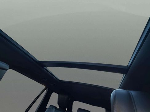 Used 2018 Land Rover Range Rover Long Wheelbase Supercharged image 34