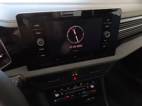 New 2026 Volkswagen Jetta SE FWD image 17
