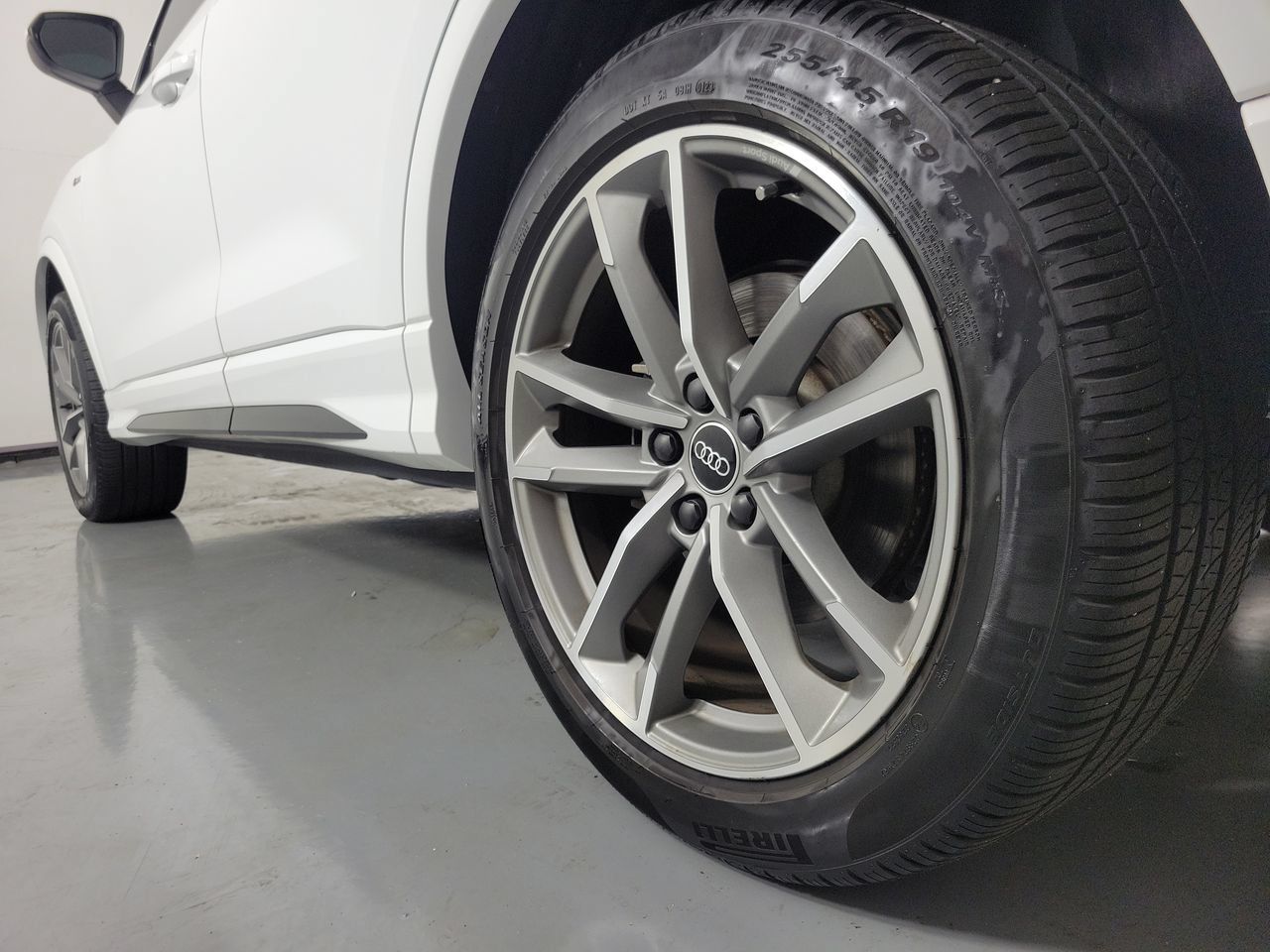 Used 2023 Audi Q3 2.0T Premium w/ Black Optic Sport Package AWD/4WD image 9