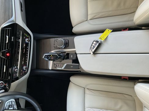 Used 2017 BMW 540i xDrive image 11