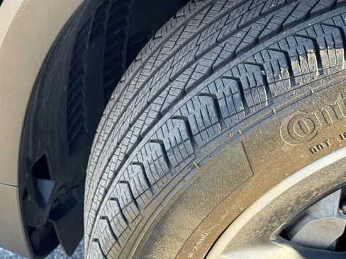 Certified 2025 Mercedes-Benz GLB 35 AMG 4MATIC image 17