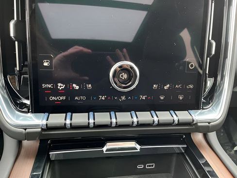 New 2026 GMC Yukon XL Denali w/ Sun & Power Step Package AWD/4WD image 15