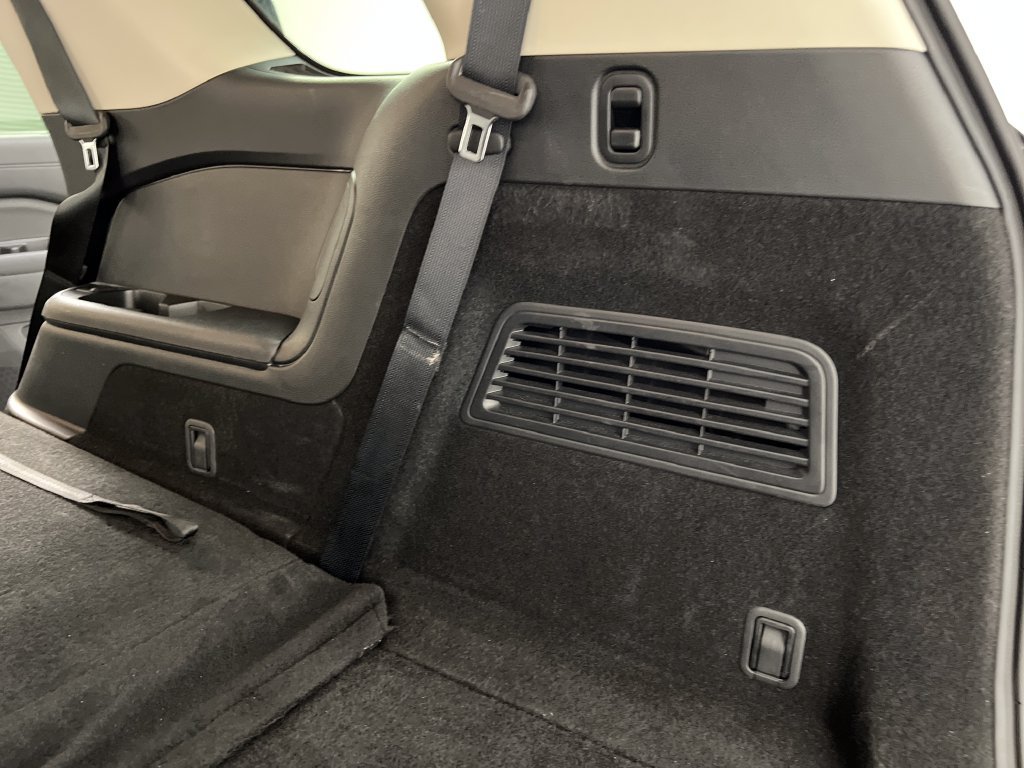 Used 2025 Nissan Pathfinder SL AWD/4WD image 42