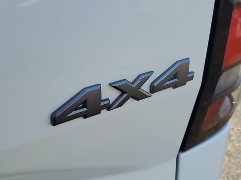 New 2026 Nissan Frontier S image 6