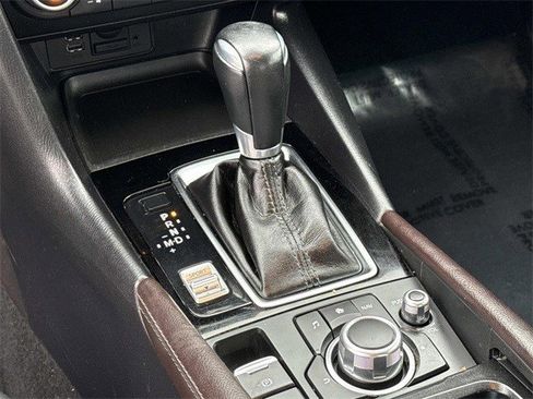 Used 2018 MAZDA MAZDA3 Grand Touring image 21