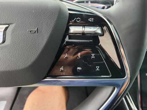 New 2025 Cadillac Escalade IQ Luxury 1 w/ Smart Trailering package image 34