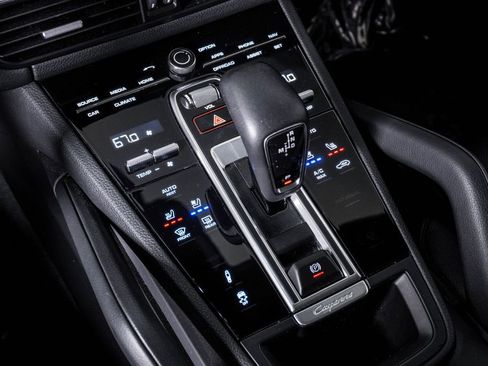 Certified 2023 Porsche Cayenne S AWD/4WD image 24