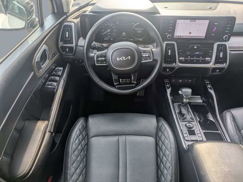 Used 2023 Kia Sorento SX Prestige AWD/4WD image 17