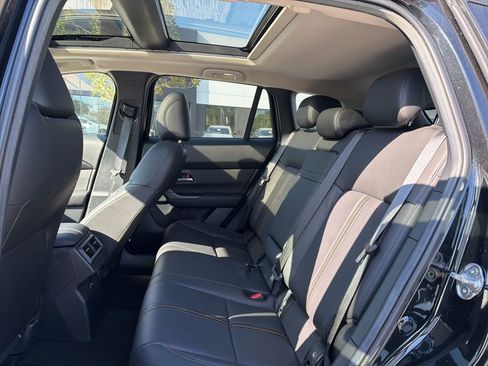 Used 2025 MAZDA CX-50 AWD 2.5 Hybrid w/ Premium Pkg image 10