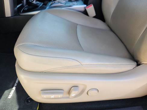 Used 2021 Toyota 4Runner Limited image 8