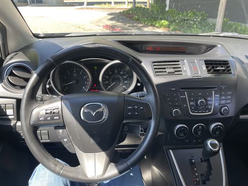 Used 2014 MAZDA MAZDA5 Grand Touring image 4