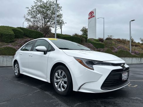 Used 2024 Toyota Corolla LE image 1