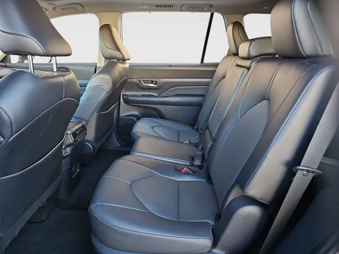 Certified 2025 Toyota Grand Highlander AWD image 20