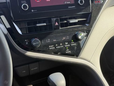 Used 2022 Toyota Camry SE image 26