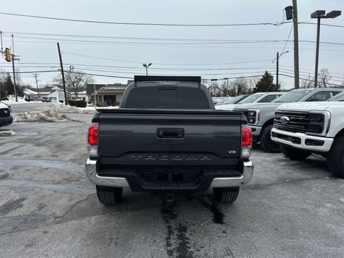 Used 2023 Toyota Tacoma TRD Off-Road image 13