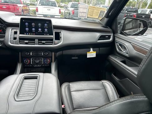 Used 2021 Chevrolet Suburban High Country RWD image 11