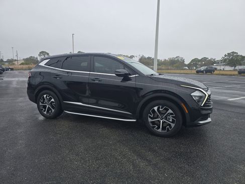 Used 2023 Kia Sportage EX image 2