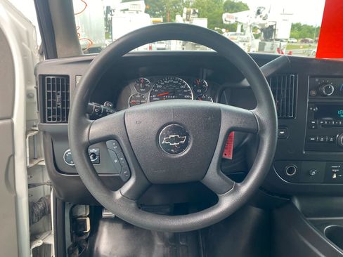 Used 2010 Chevrolet Express 3500 LT w/ LT Preferred Equipment Group RWD image 10