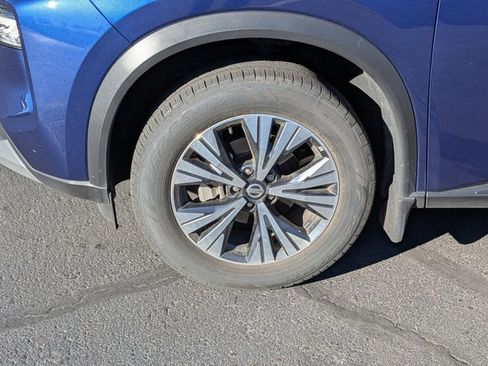 Used 2021 Nissan Rogue SV image 15