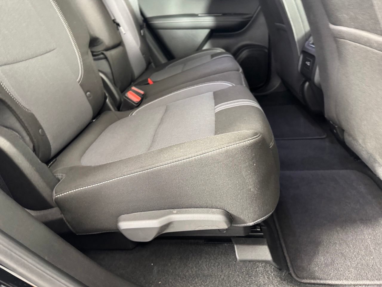 Used 2025 Chevrolet Blazer LT FWD image 33