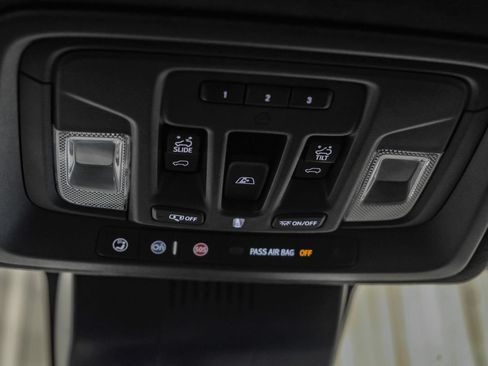 Used 2025 GMC Sierra 2500 AT4X AWD/4WD image 23