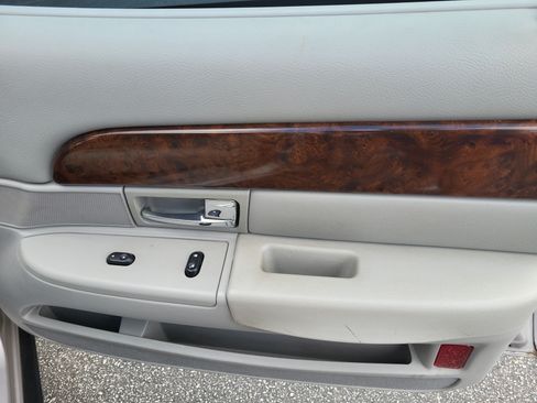 Used 2005 Mercury Grand Marquis GS RWD image 17