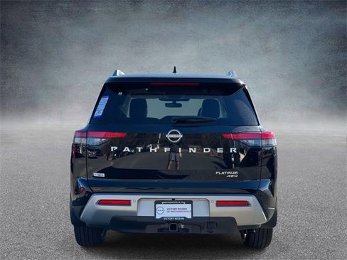 New 2025 Nissan Pathfinder Platinum image 3