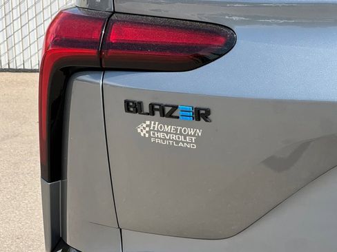 New 2025 Chevrolet Blazer EV RS image 21