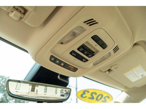 Used 2023 Buick Envision Avenir FWD image 32