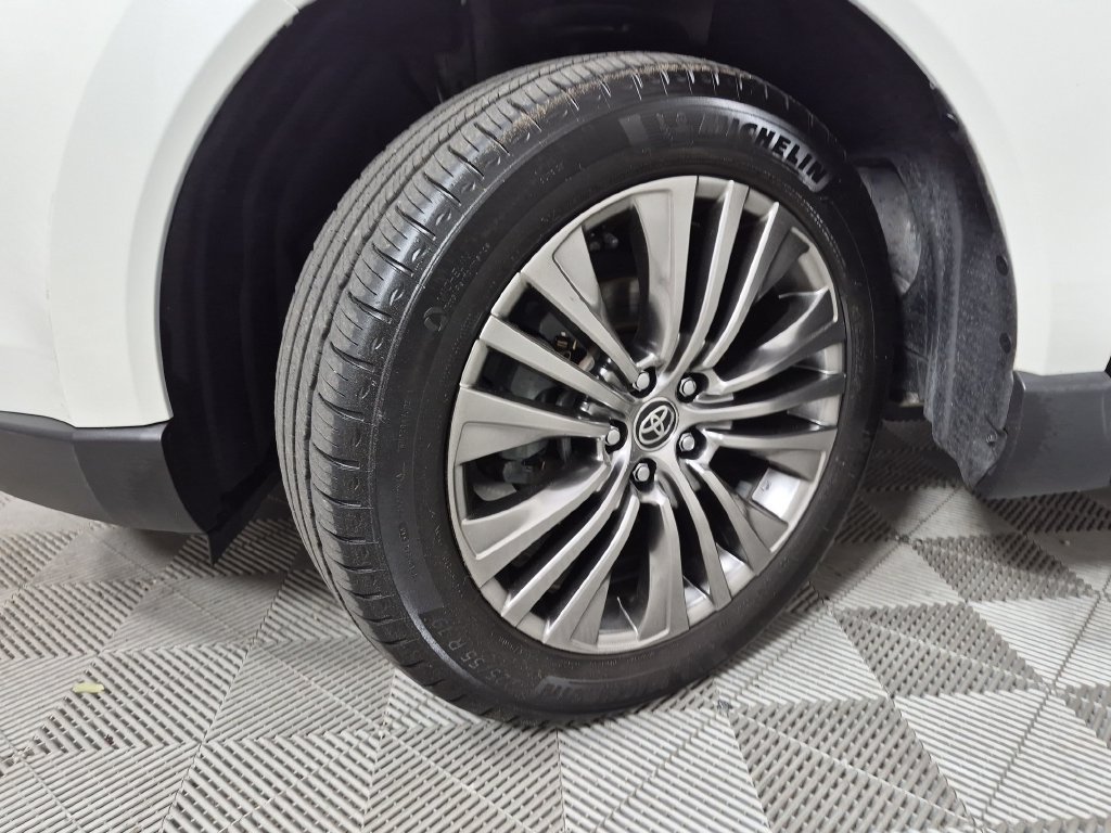 Used 2022 Toyota Venza XLE AWD/4WD image 10