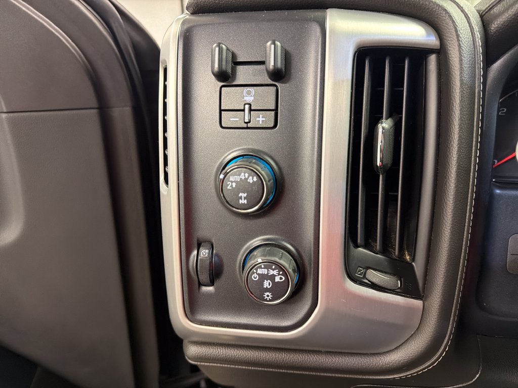 Used 2018 GMC Sierra 1500 SLT AWD/4WD image 30