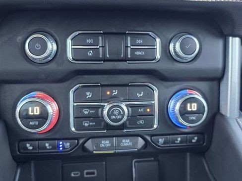 Used 2023 GMC Yukon SLT image 23