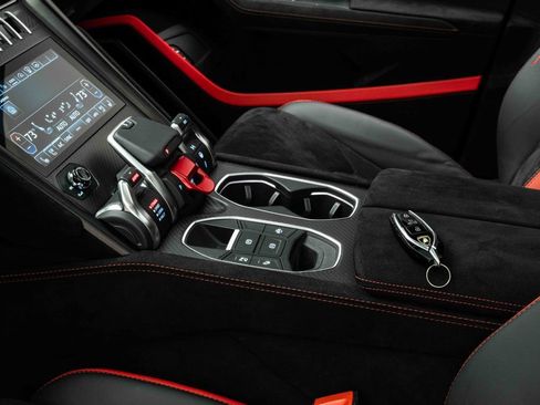 Used 2024 Lamborghini Urus Performante image 17