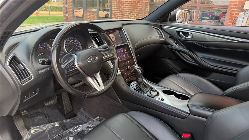 Used 2018 INFINITI Q60 2.0t w/ Moonroof Package RWD image 12