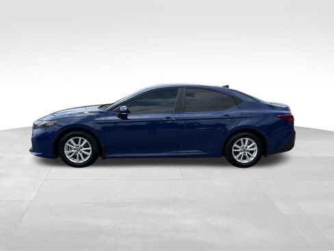 Used 2025 Toyota Camry LE w/ Convenience Package FWD image 2