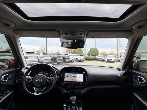 Used 2023 Kia Soul EX image 29