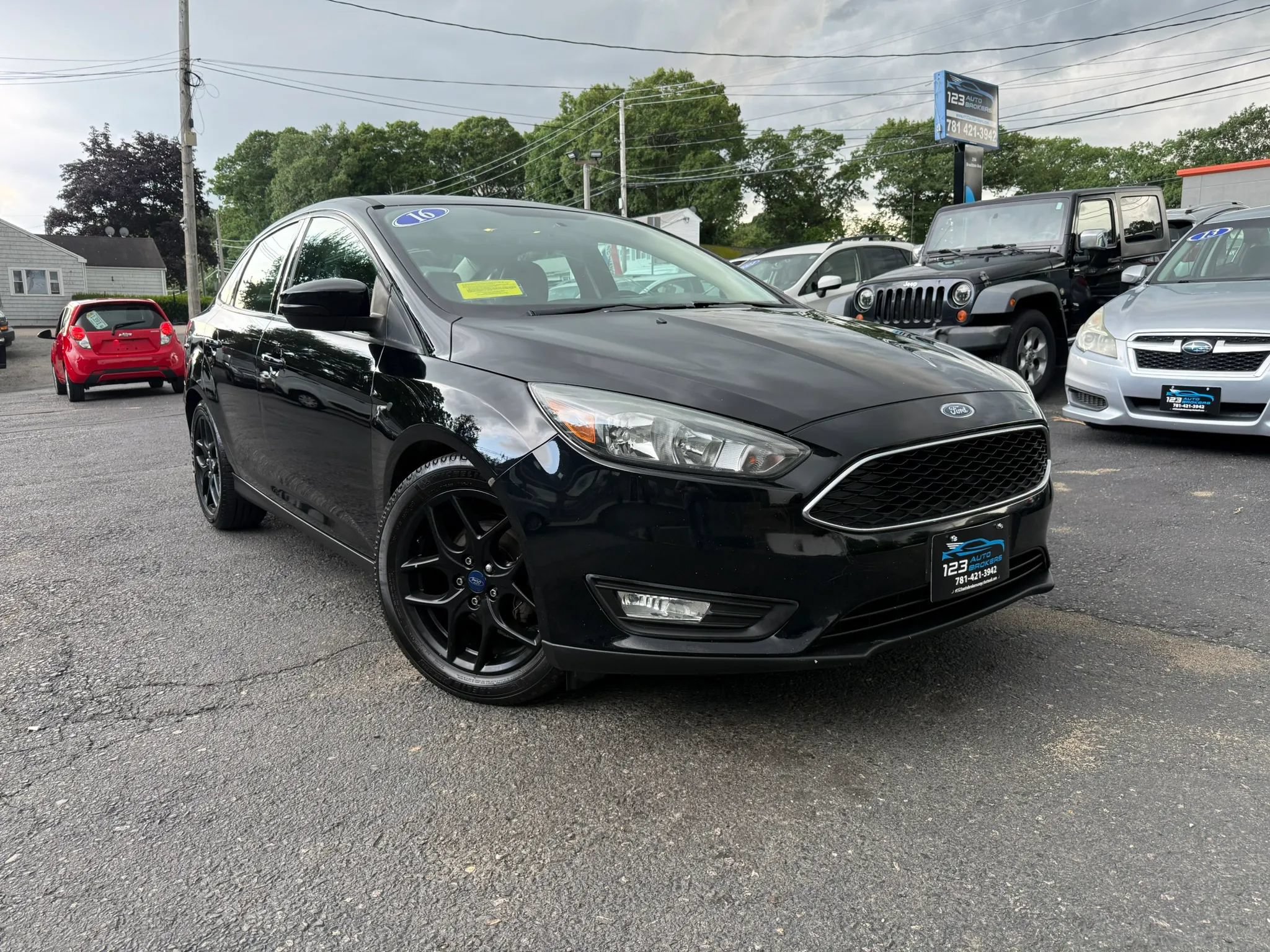 Used 2016 Ford Focus SE w/ Equipment Group 201A FWD image 1