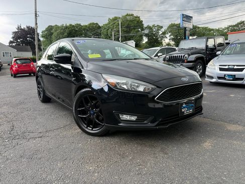 Used 2016 Ford Focus SE w/ Equipment Group 201A FWD image 1