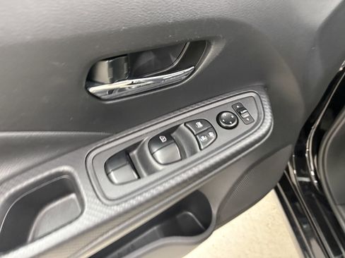 Used 2023 Nissan Versa SV image 23