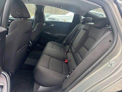 Used 2018 Chevrolet Malibu LT image 31