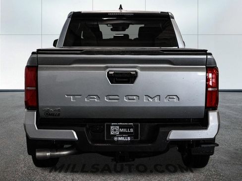 Used 2025 Toyota Tacoma SR5 AWD/4WD image 6