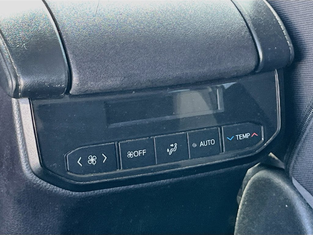 Used 2023 Toyota Highlander LE FWD image 26