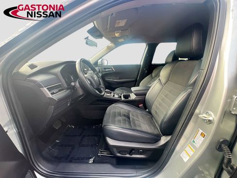 Used 2024 Mitsubishi Outlander SE image 29